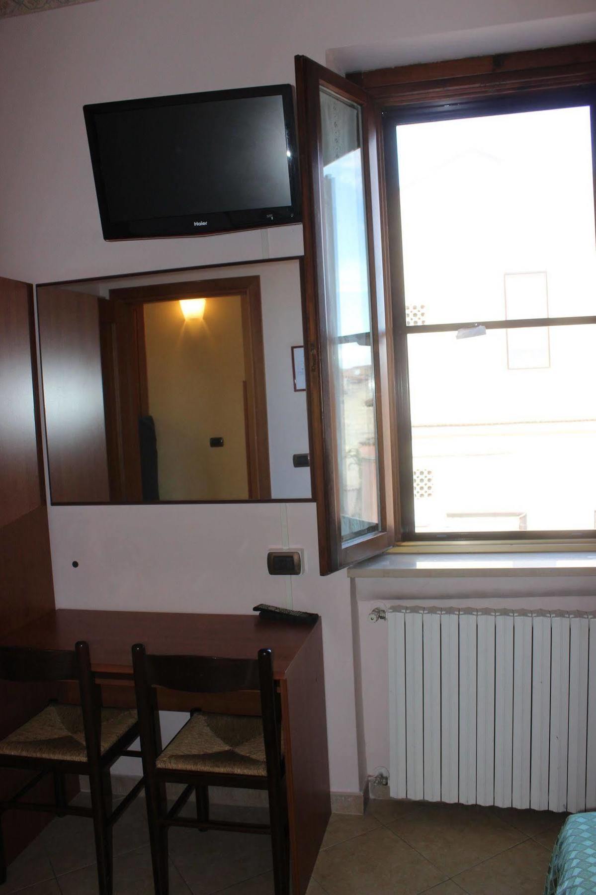 Albergo Ristorante Del Cacciatore Foggia Exterior photo