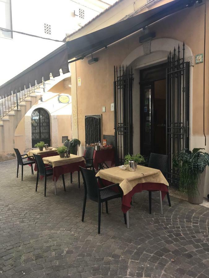 Albergo Ristorante Del Cacciatore Foggia Exterior photo